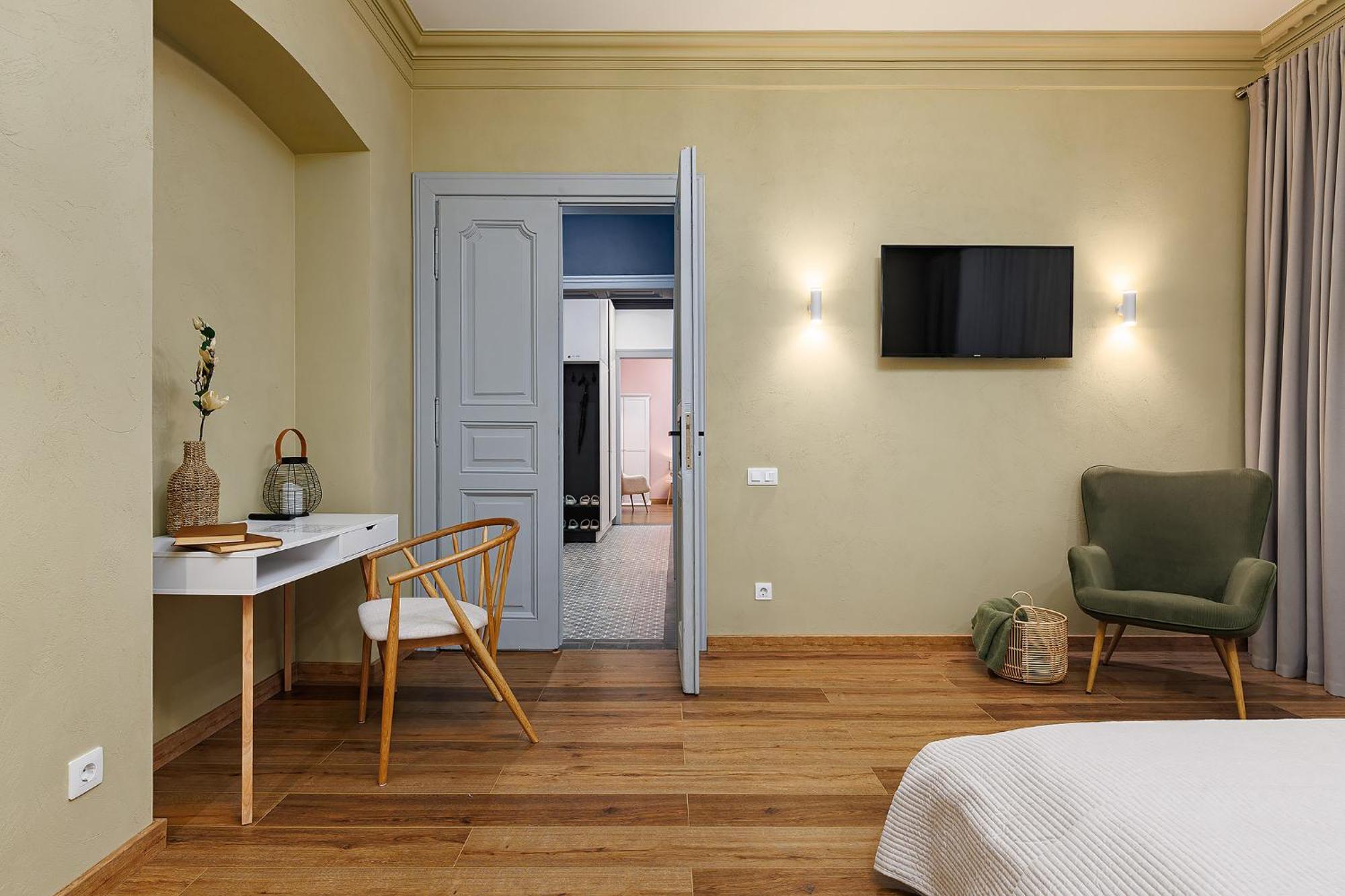 Grand Apartment Lviv Exterior photo
