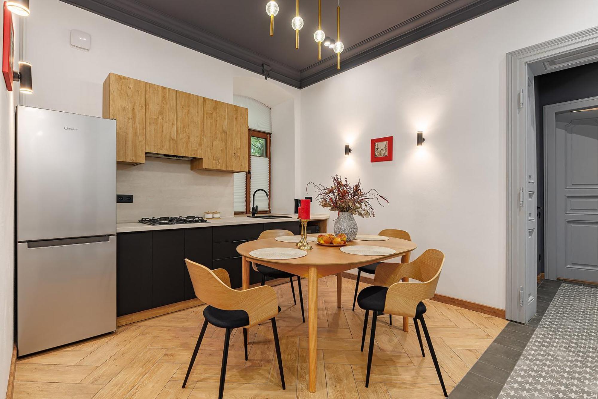 Grand Apartment Lviv Exterior photo